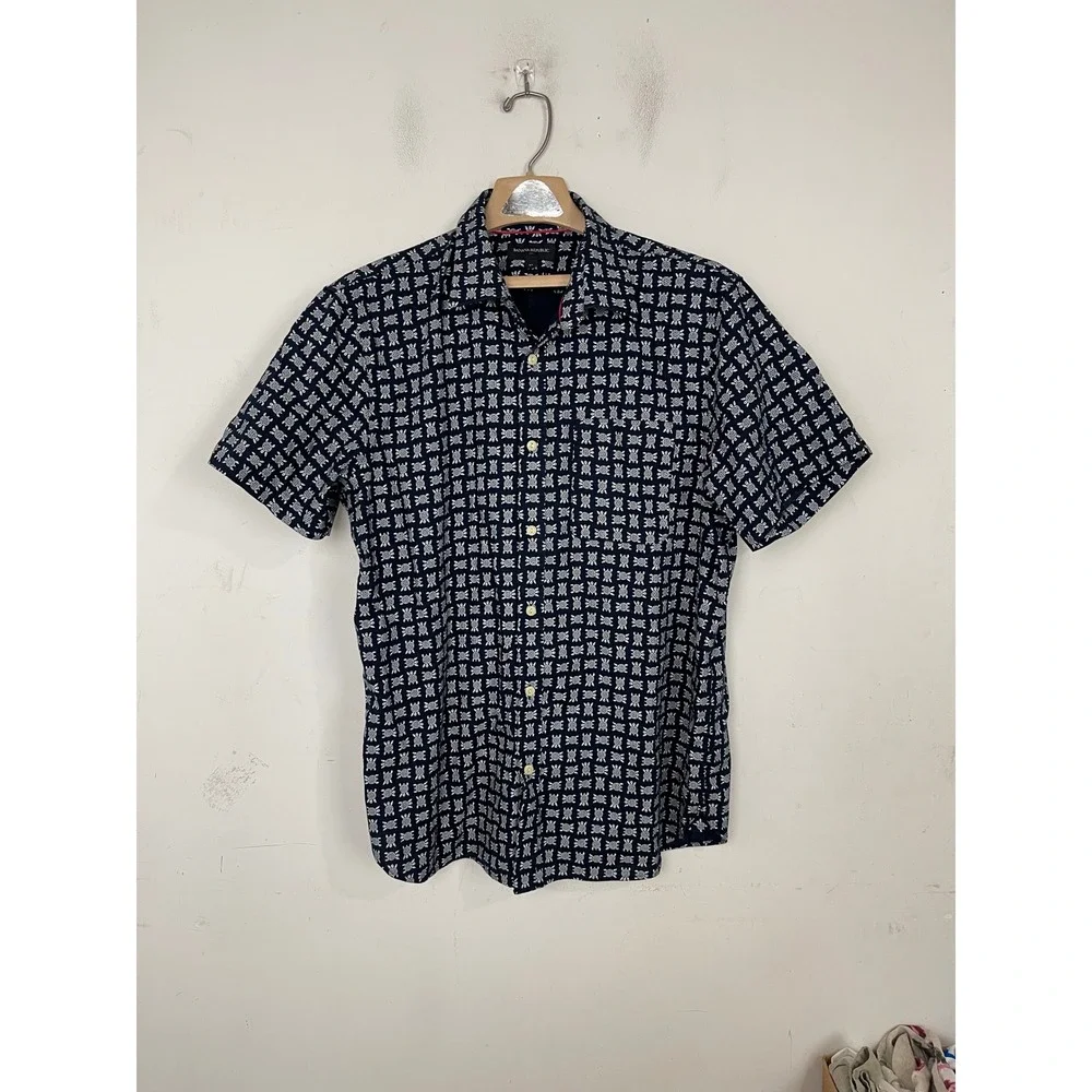 Banana Republic Mens XL Slim Fit Sea Turtle Print Short Sleeve Button Down Shirt